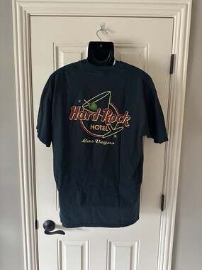 Vintage 90's/00's Hard Rock Hotel Las Vegas Martini Graphic T-Shirt